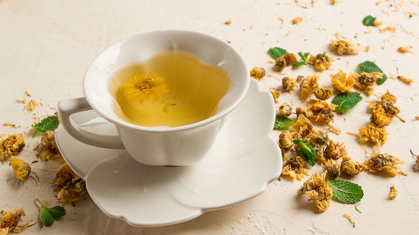 Chrysanthemum Tea: A Floral Brew with History, Wellness, and Elegance
