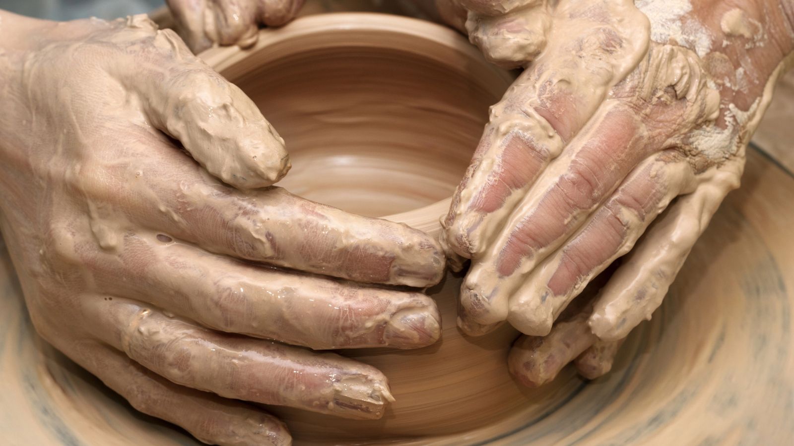 The Timeless Art of Iga Ware: Japan’s Earth-Fired Mastery in Clay