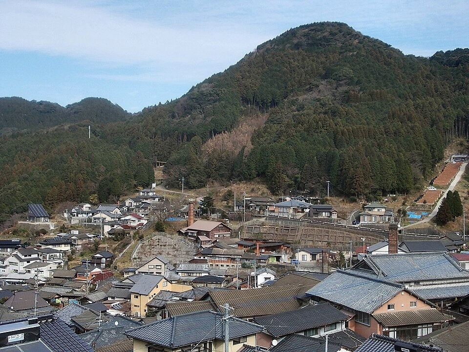 Hasami Ware – Japan’s Refined Fusion of Form, Function, and Tradition