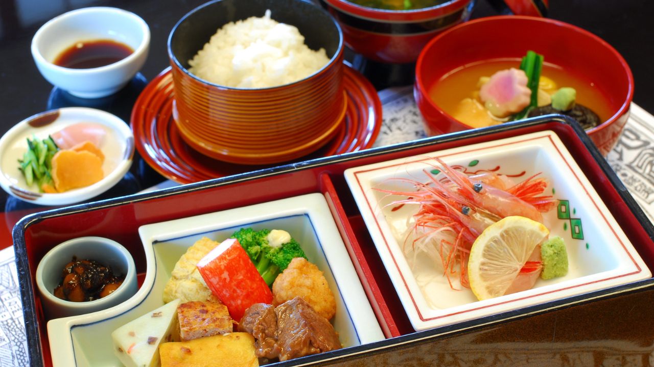 How to Clean Japanese Lacquerware: Expert Guide and Care Tips