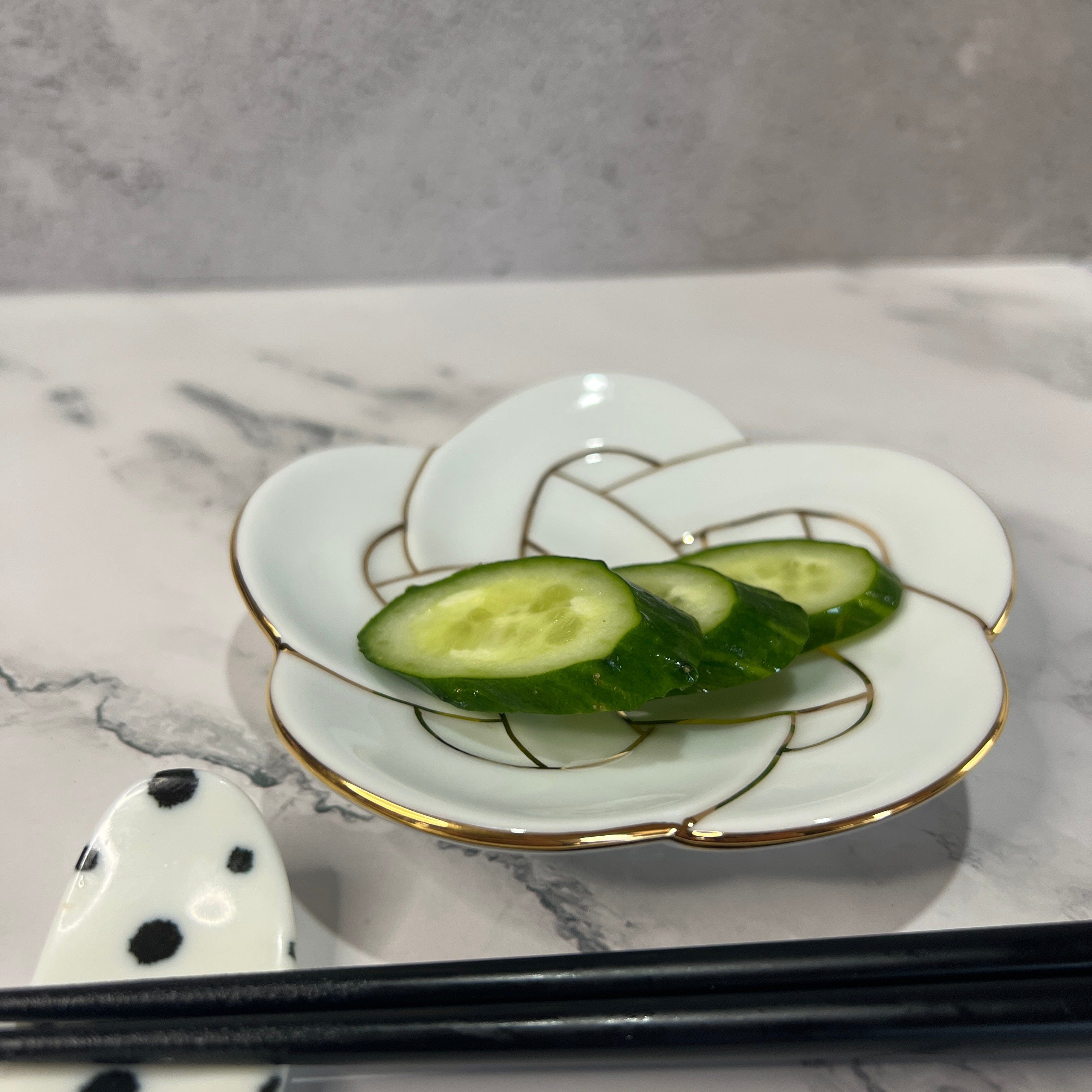 Gold Wire Knotted Small Plate Gold Wire Knotted Small Plate