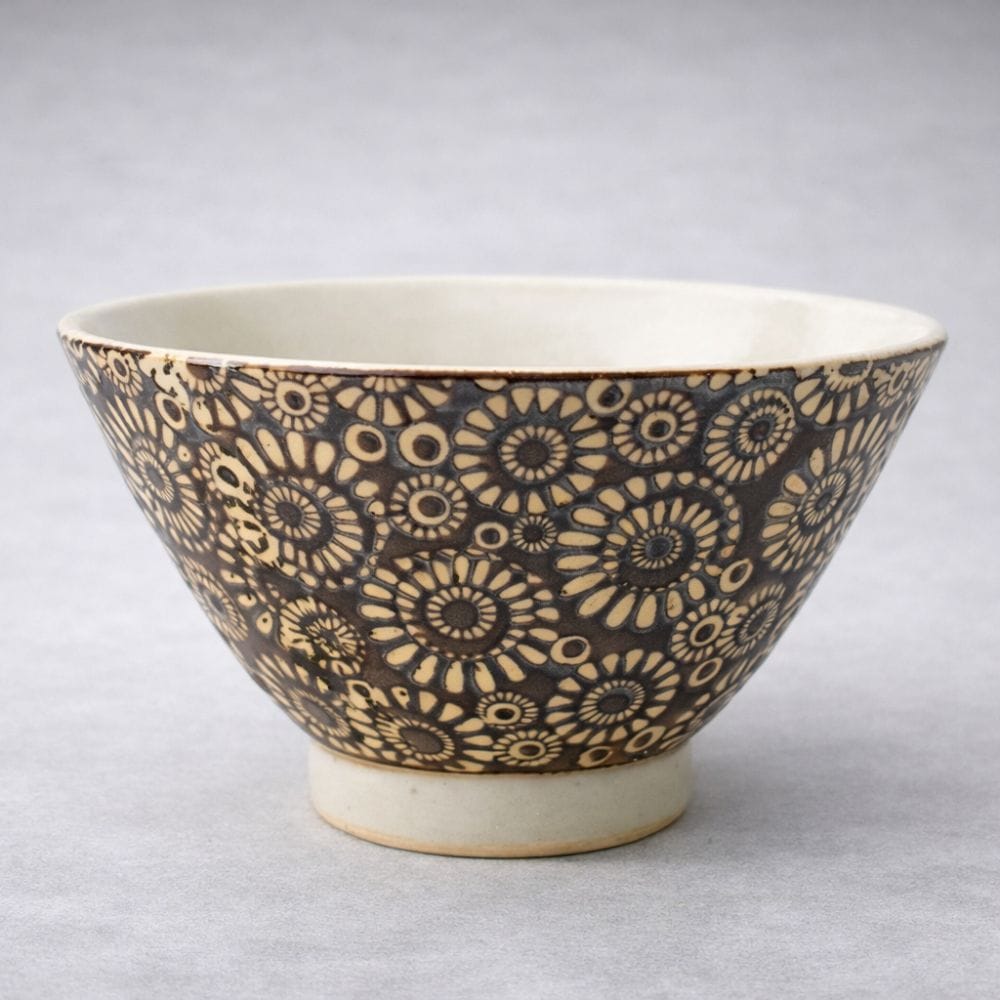Hasami Hana Inban Pattern Rice Bowl Hasami Hana Inban Pattern Rice Bowl