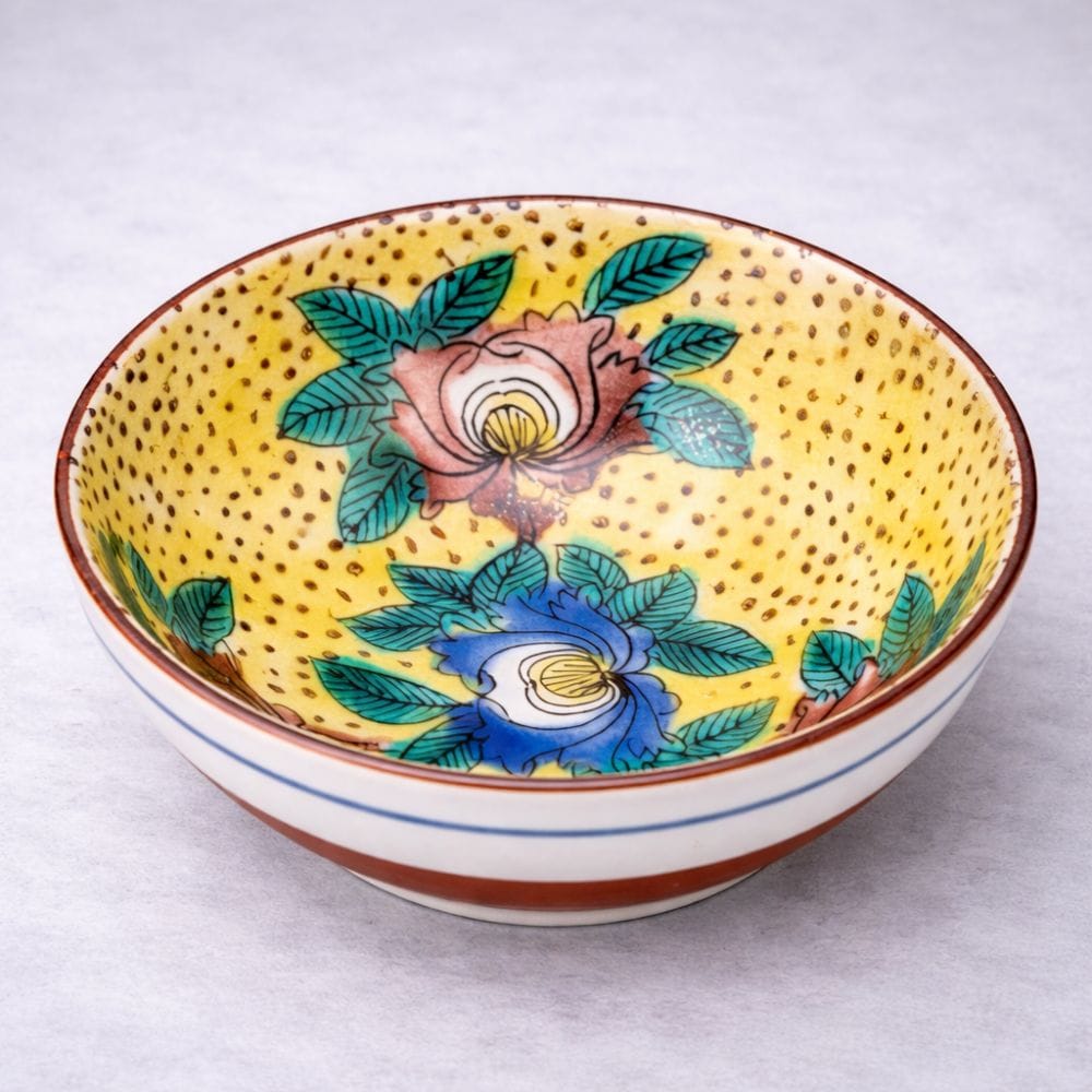 Kutani Traditional Sake Cups Set (5 pieces) Kutani Traditional Sake Cups Set (5 pieces)