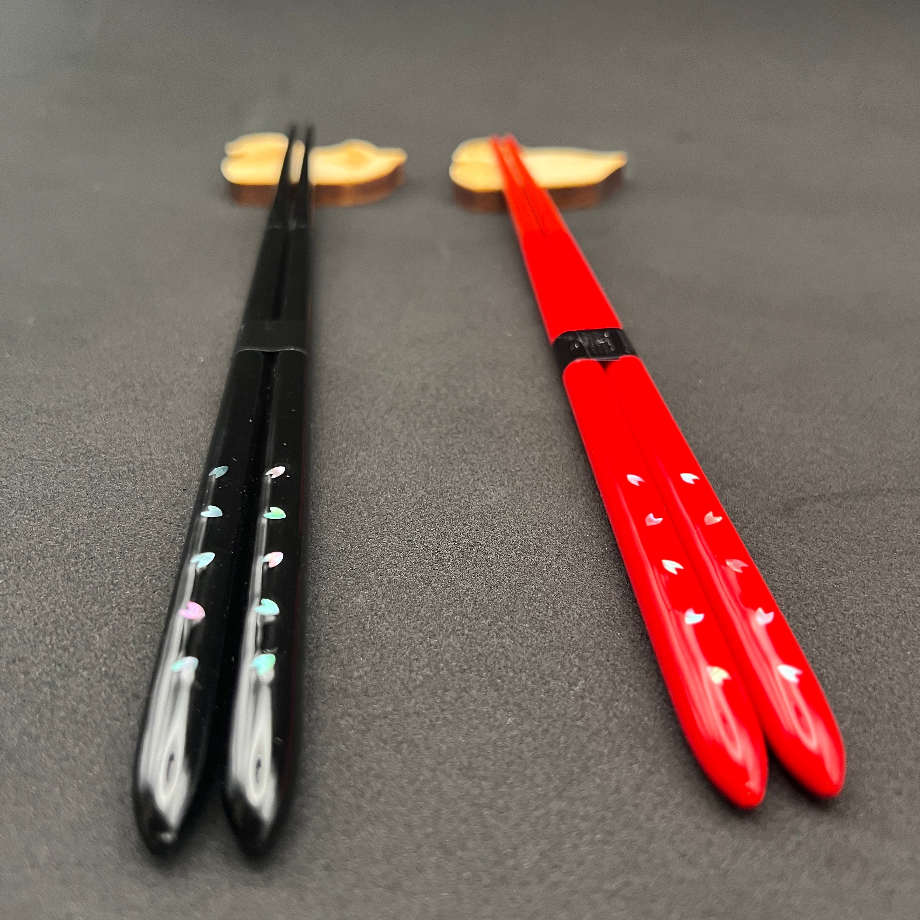 Oshidori (Mandarin Ducks) Chopsticks and Oshidori shaped rest pair Set Oshidori (Mandarin Ducks) Chopsticks and Oshidori shaped rest pair set - Japanese Chopsticks | MyJapaneseWorld