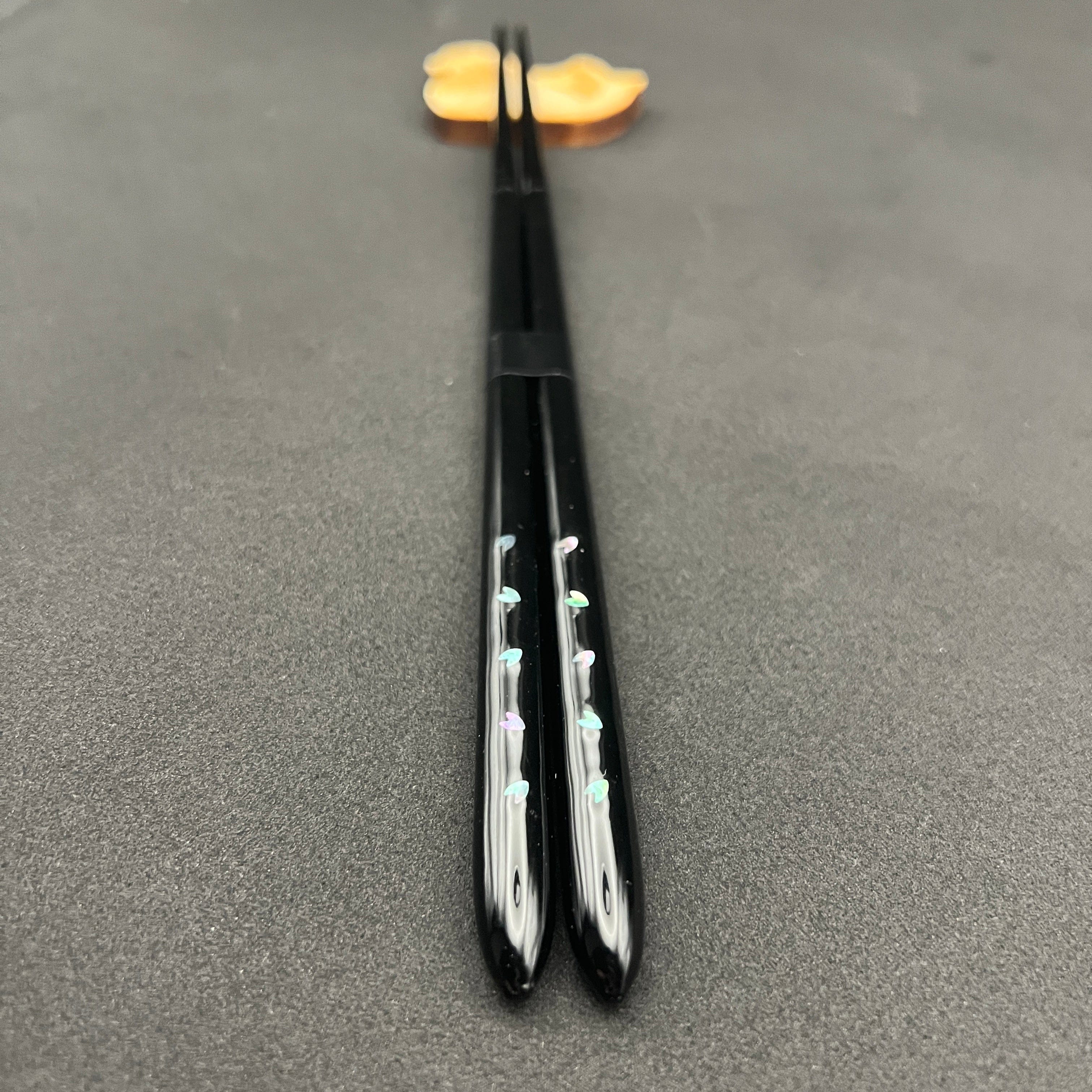 Oshidori (Mandarin Ducks) Chopsticks and Oshidori shaped rest pair Set Oshidori (Mandarin Ducks) Chopsticks and Oshidori shaped rest pair set - Japanese Chopsticks | MyJapaneseWorld