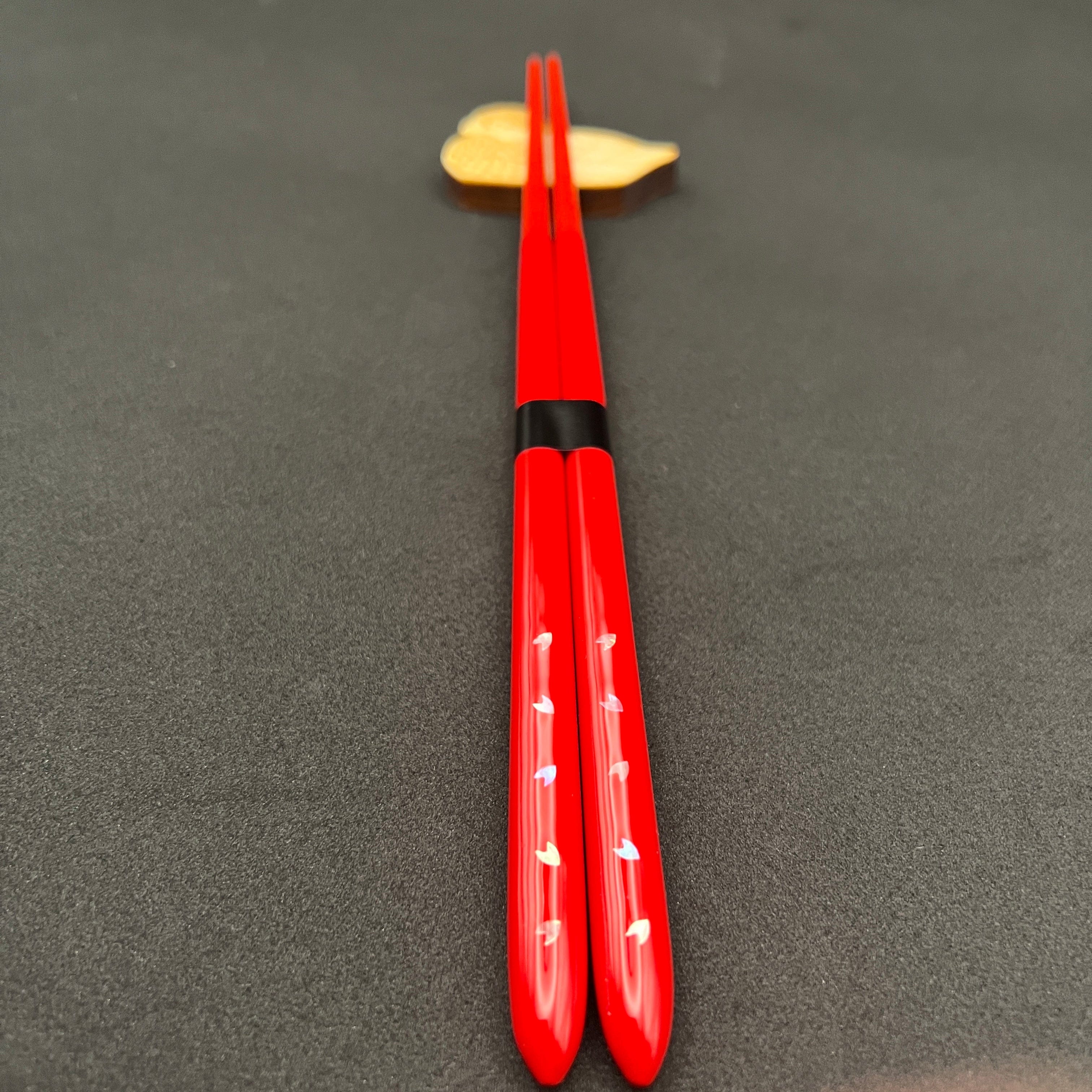 Oshidori (Mandarin Ducks) Chopsticks and Oshidori shaped rest pair Set Oshidori (Mandarin Ducks) Chopsticks and Oshidori shaped rest pair set - Japanese Chopsticks | MyJapaneseWorld