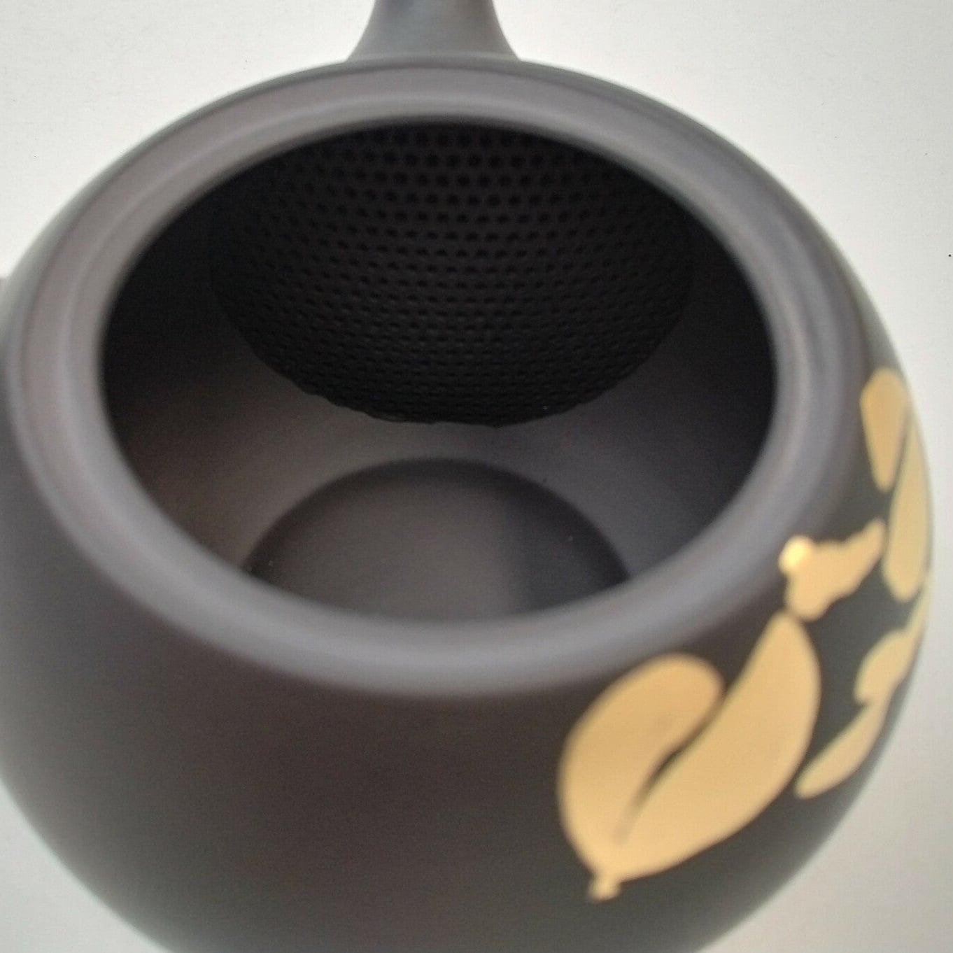 Shomoe black clay small round camellia Tea Pot Shomoe black clay small round camellia Tea Pot