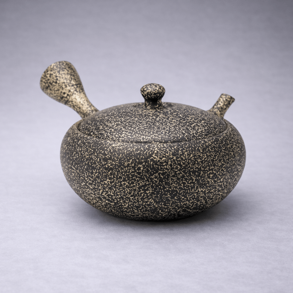 Tamamitsu black mud flat round gold tataki Tea Pot Tamamitsu black mud flat round gold tataki Tea Pot