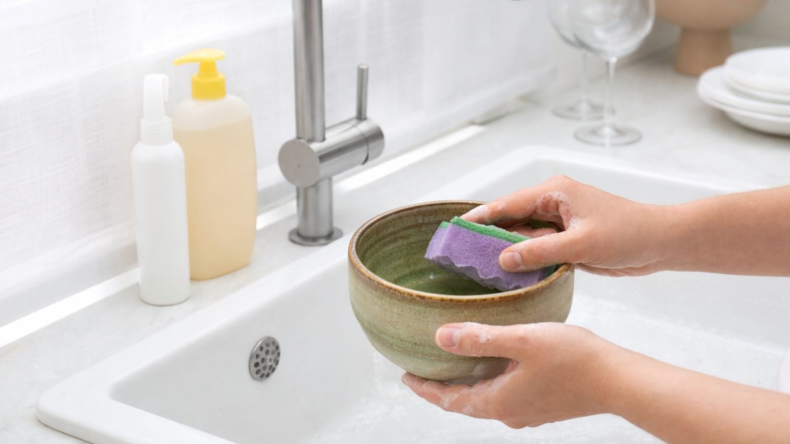 How to Clean a Matcha Bowl (Chawan) the Right Way