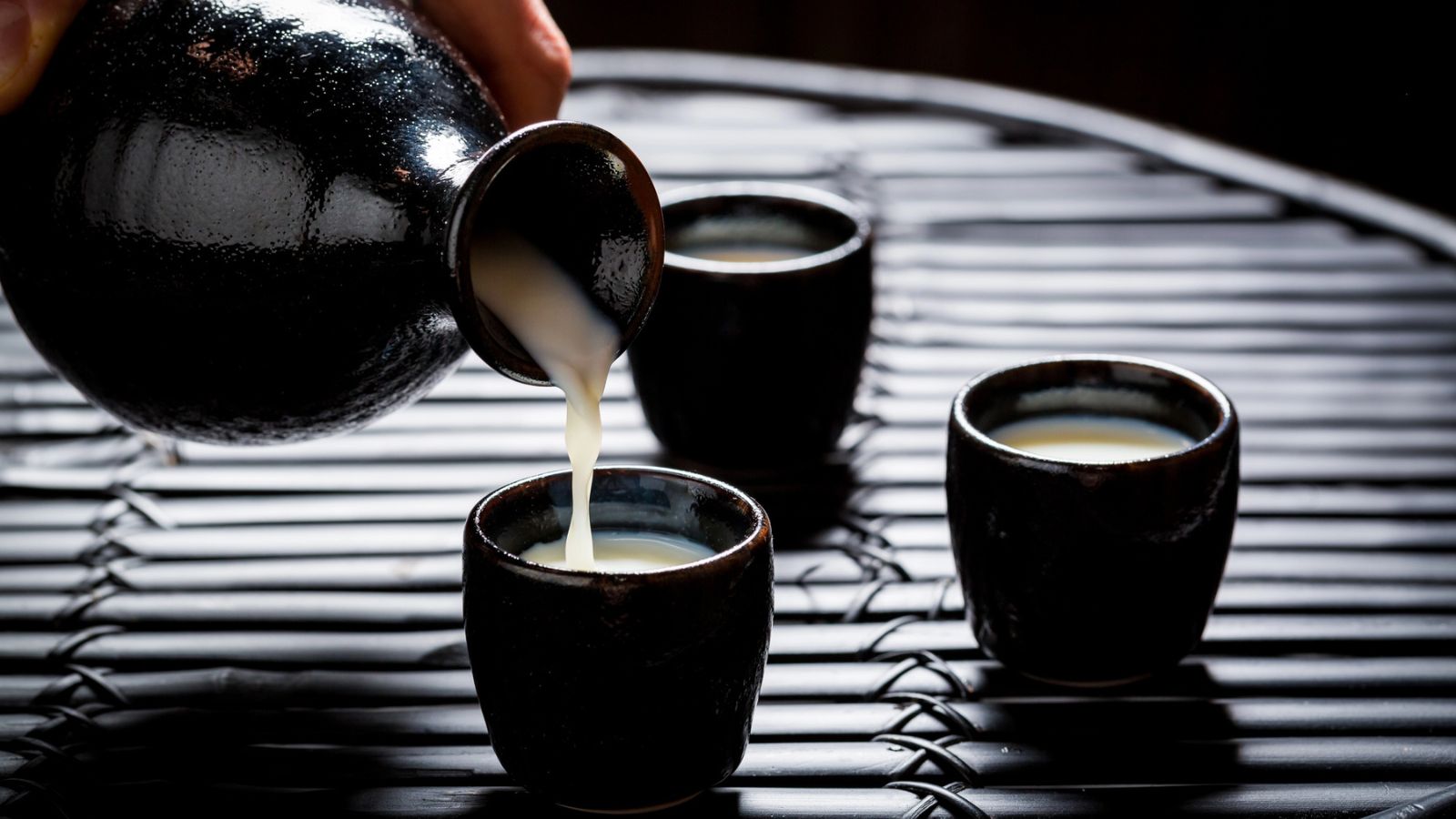 Traditional Sake Cup Guide: How to Choose the Perfect Vessel for Your Sake Ritual