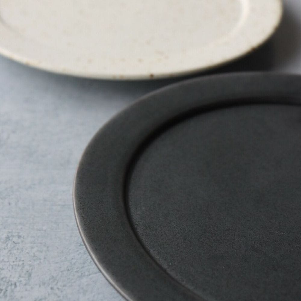 Arita B&W Small Plates Set [2 Plates] Arita B&W Small Plates Set [2 Plates]