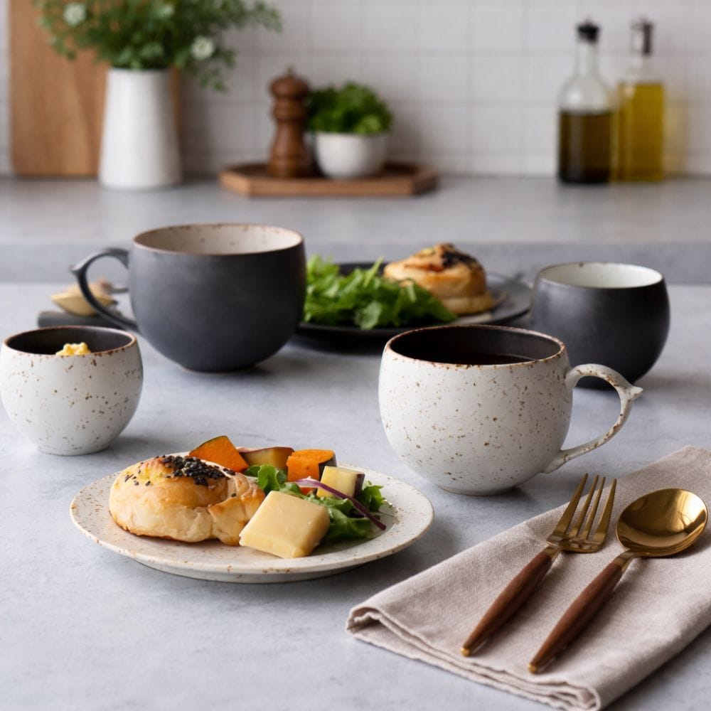 Arita B&W Small Plates Set [2 Plates] Arita B&W Small Plates Set [2 Plates]