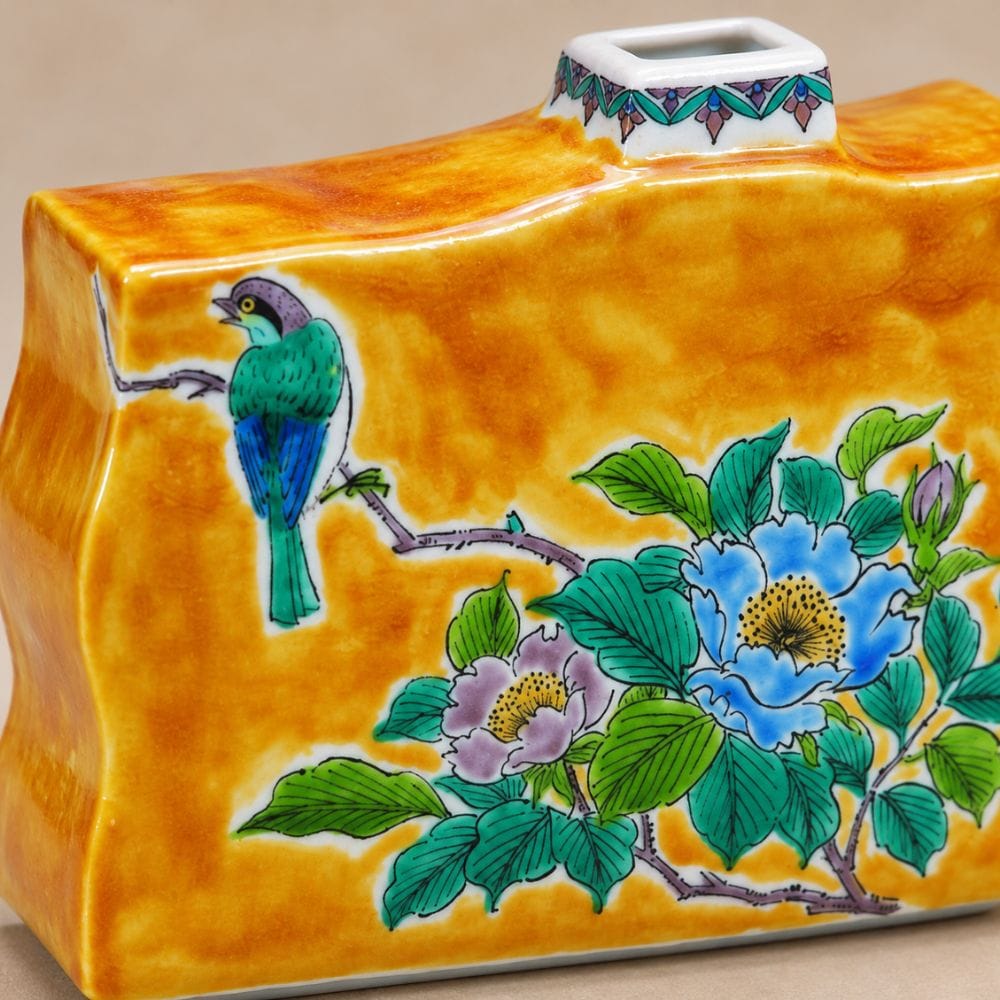 Yoshidaya Hamanasu & Bird Kutani Bud Vase – Bizan Kiln Bizan Kiln Hamanasu & Bird Kutani Vase | My Japanese World