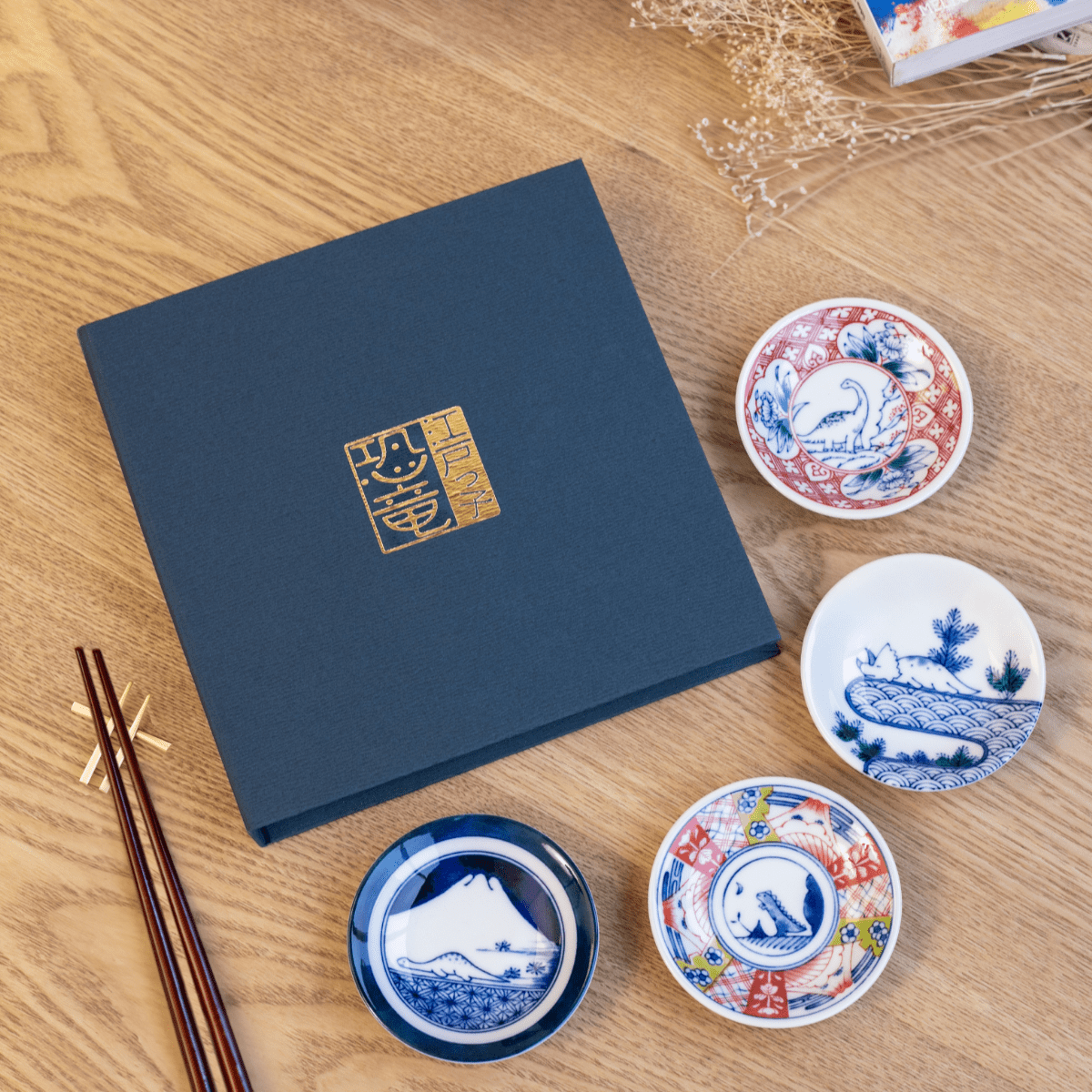 Edokko Kyoryu Happy Picture Book (Mini Plate 4-Piece Set) Edokko Kyoryu Happy Picture Book (Mini Plate 4-Piece Set)