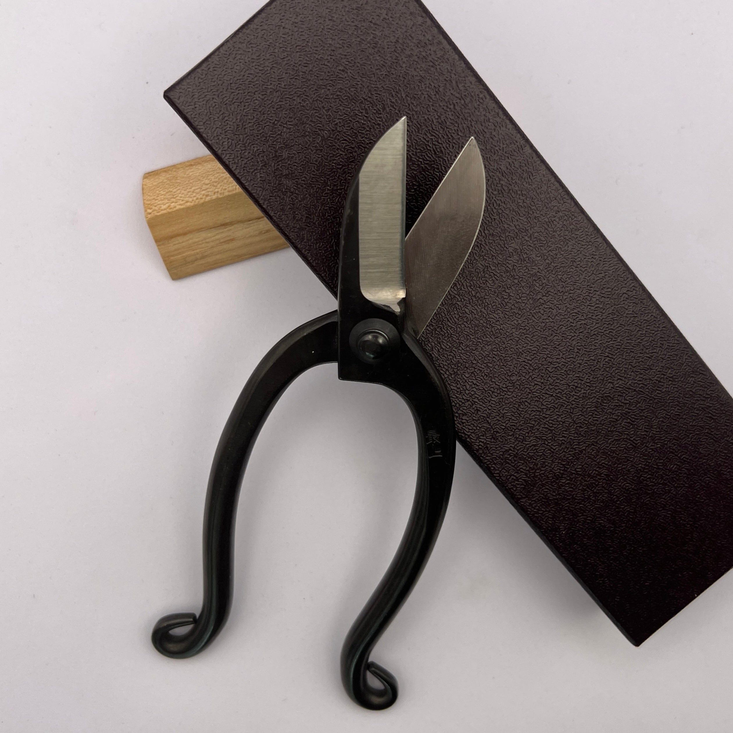 Hand-Forged Japanese Flower Scissors Hand-Forged Japanese Flower Scissors