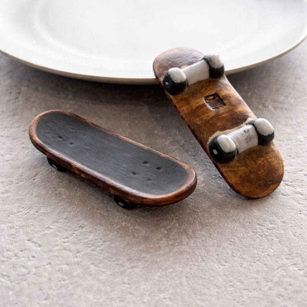 Handcrafted Skateboard Chopstick Rest Set [6 pieces] Handcrafted Skateboard Chopstick Rest Set [6 pieces]