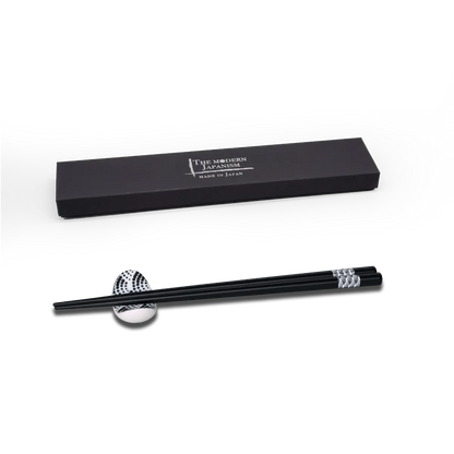 Komon Yagasuri Chopsticks and Chopstik Rest Set Komon Yagasuri Chopsticks and Chopstik Rest Set - Japanese Chopsticks | MyJapaneseWorld