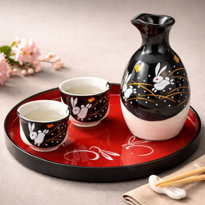 Kutani Rabbits Sake Set [1 Bottle, 2 Cups, 1 Tray] Kutani Rabbits Sake Set [1 Bottle, 2 Cups, 1 Tray]