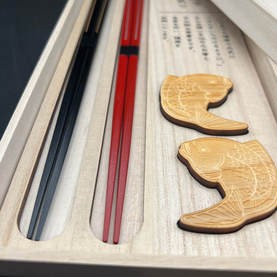 Medetai Chopsticks and tai (red snapper) shaped rest pair set Medetai Chopsticks and tai (red snapper) shaped rest pair set - Japanese Chopsticks | MyJapaneseWorld