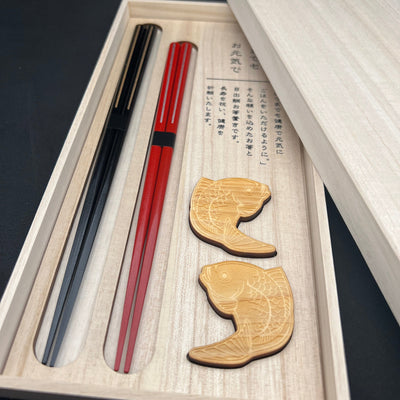 Medetai Chopsticks and tai (red snapper) shaped rest pair set Medetai Chopsticks and tai (red snapper) shaped rest pair set - Japanese Chopsticks | MyJapaneseWorld