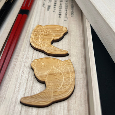 Medetai Chopsticks and tai (red snapper) shaped rest pair set Medetai Chopsticks and tai (red snapper) shaped rest pair set - Japanese Chopsticks | MyJapaneseWorld