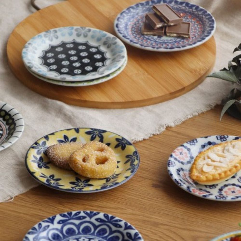 Mino Pottery Field Small Plates [Set of 8] Mino Pottery Field Small Plates [Set of 8]