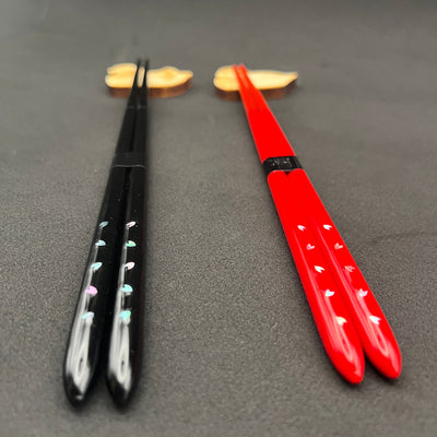 Oshidori (Mandarin Ducks) Chopsticks and Oshidori shaped rest pair Set Oshidori (Mandarin Ducks) Chopsticks and Oshidori shaped rest pair set - Japanese Chopsticks | MyJapaneseWorld
