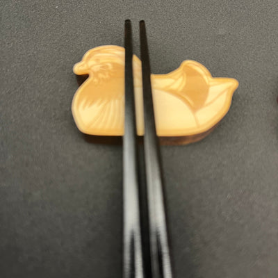 Oshidori (Mandarin Ducks) Chopsticks and Oshidori shaped rest pair Set Oshidori (Mandarin Ducks) Chopsticks and Oshidori shaped rest pair set - Japanese Chopsticks | MyJapaneseWorld