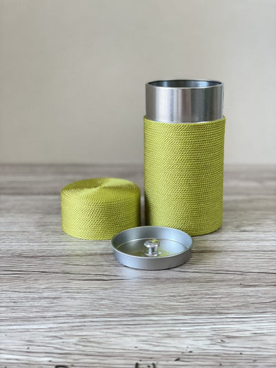 Pure Silk Thread-wrapped Tea Canister (Wakasuka Green) Pure Silk Thread-wrapped Tea Canister (Wakasuka Green)