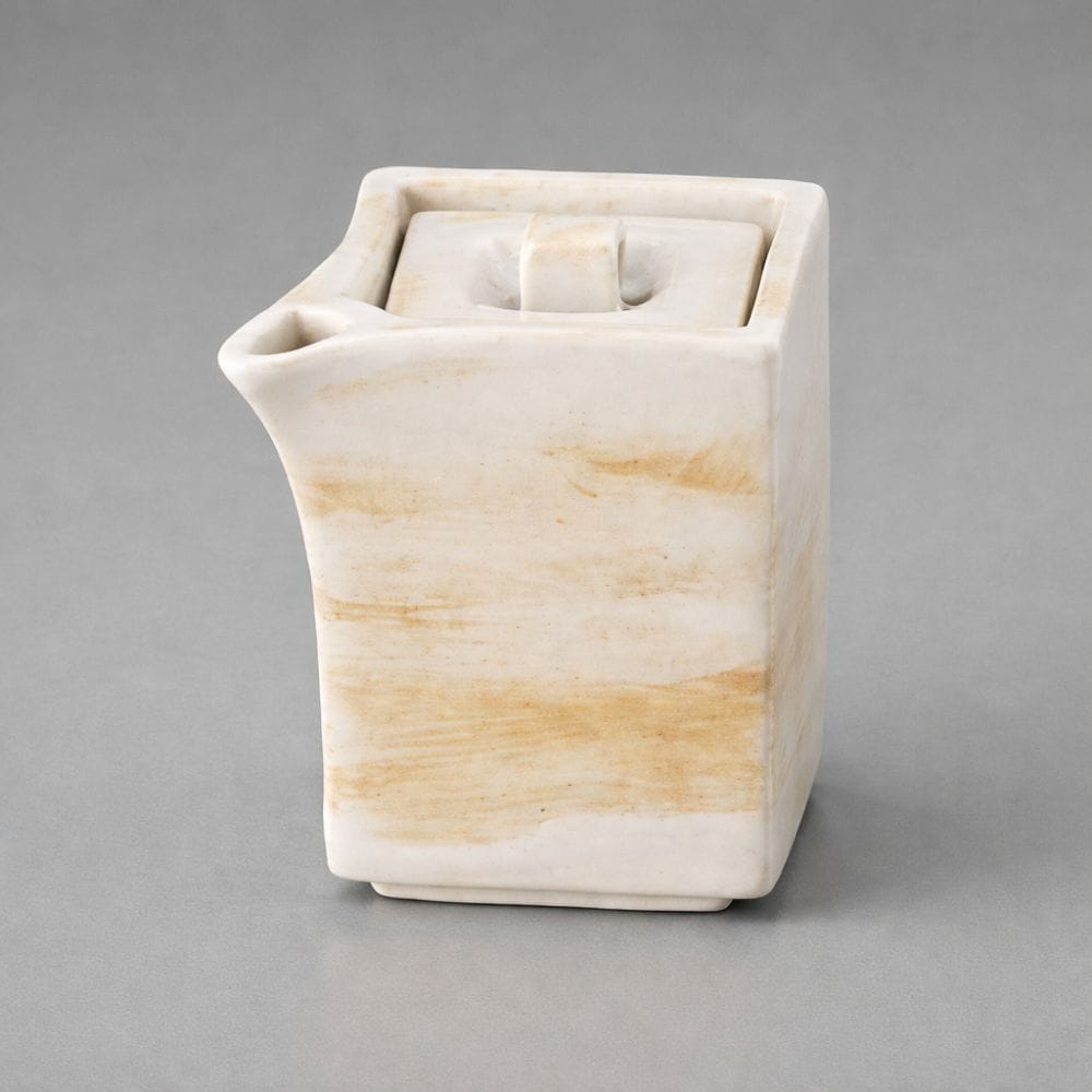 Seto White brush Soy Sauce Dispenser Seto White brush Soy Sauce Dispenser