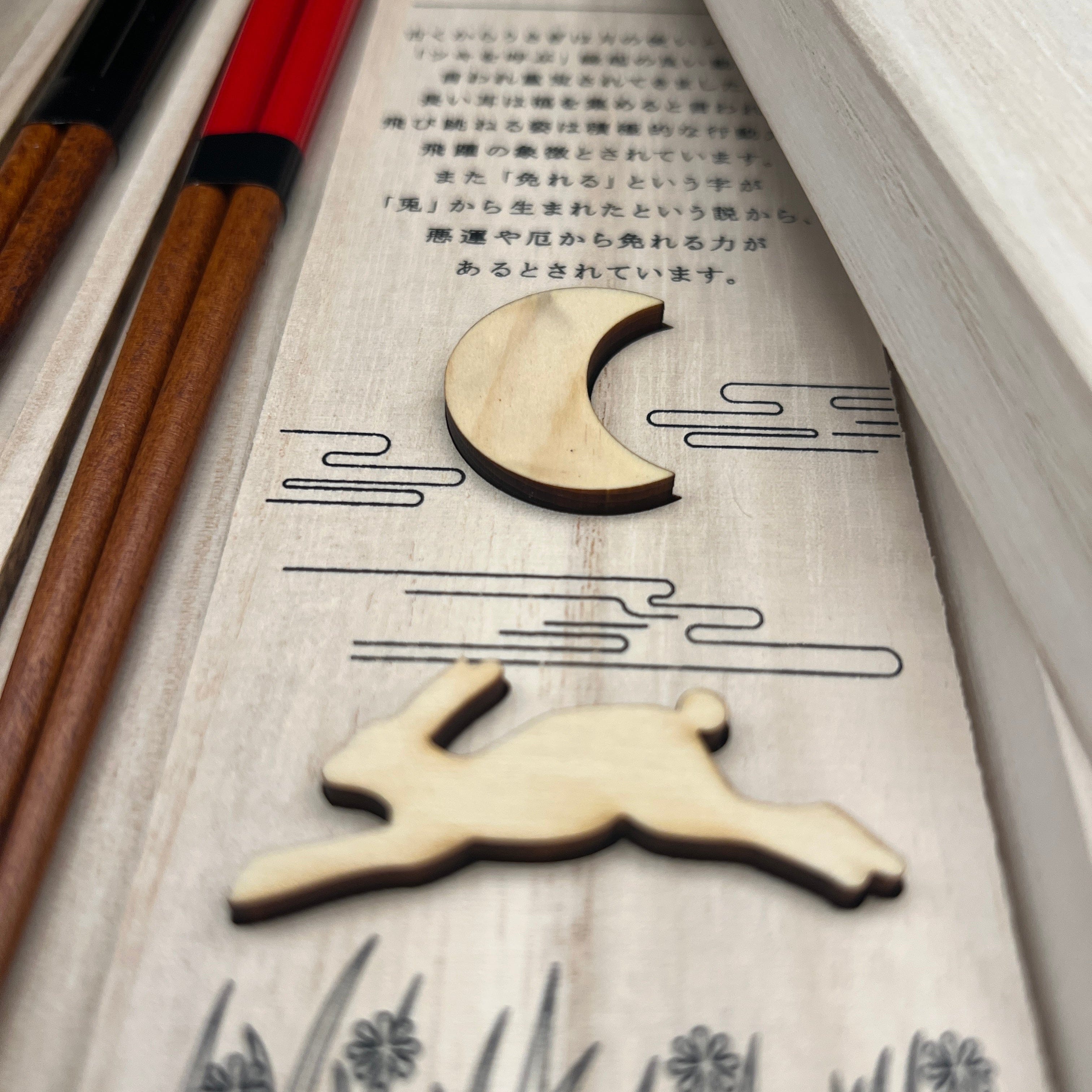 Shiawaseno Shiro Usagi Chopsticks and Moon shaped rest pair set Shiawaseno Shiro Usagi Chopsticks and Moon shaped rest pair set - Japanese Chopsticks | MyJapaneseWorld