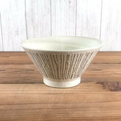 White Vertically Striped Jukusa Ramen Bowl Vertically Striped Jukusa Ramen Bowl