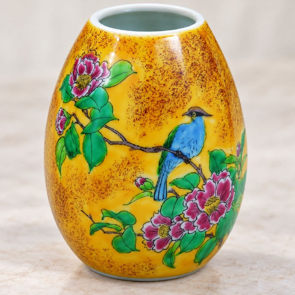 Yoshidaya Flowers & Bird Kutani Bud Vase – Bizan Kiln Yoshidaya Bird Kutani Bud Vase – Bizan Kiln | MJW